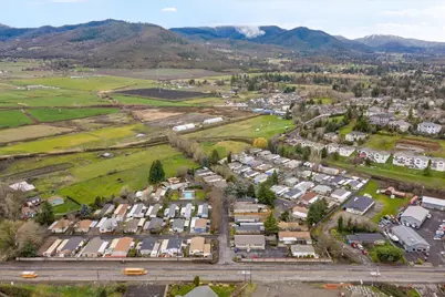 [Address not provided], Phoenix, OR 97535 - Photo 33