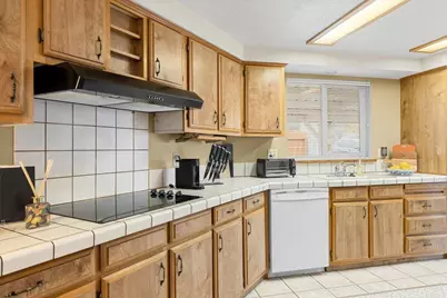 [Address not provided], Phoenix, OR 97535 - Photo 15