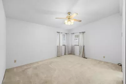 [Address not provided], Phoenix, OR 97535 - Photo 19