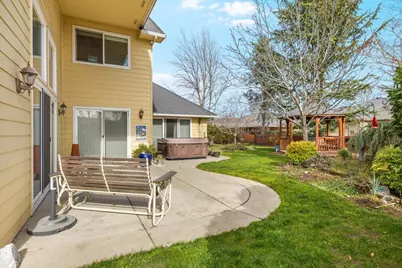 404 Silver Creek Drive, Central Point, OR 97502 - Photo 39