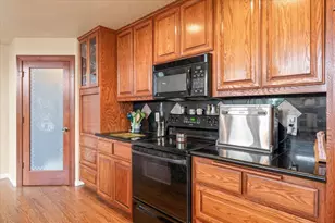 404 Silver Creek Dr, Central Point, OR 97502 - Photo 15