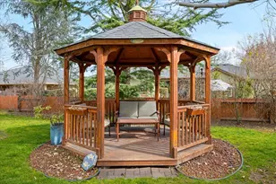 404 Silver Creek Dr, Central Point, OR 97502 - Photo 35