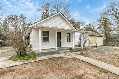 403 SW Burgess Street, Grants Pass, OR 97526 - Photo 3