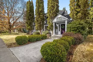 898 NW Riverside Blvd, Bend, OR 97703 - Photo 1