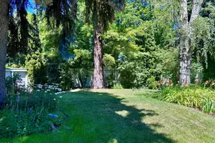 898 NW Riverside Blvd, Bend, OR 97703 - Photo 37
