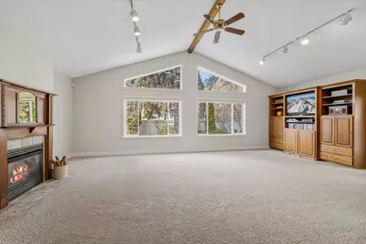 898 NW Riverside Boulevard, Bend, OR 97703 - Photo 19