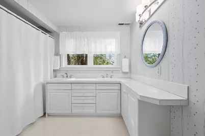 898 NW Riverside Boulevard, Bend, OR 97703 - Photo 29