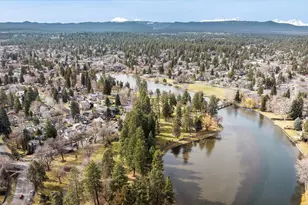 898 NW Riverside Blvd, Bend, OR 97703 - Photo 45