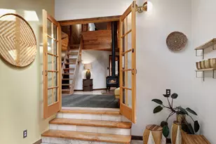 18879 River Woods Dr, Bend, OR 97702 - Photo 7