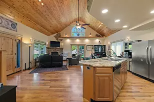 536 Rogue Air Dr, Shady Cove, OR 97539 - Photo 25