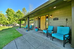 536 Rogue Air Dr, Shady Cove, OR 97539 - Photo 7