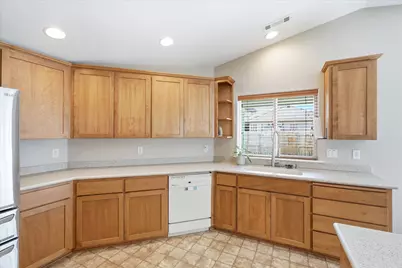 933 Parkdale Avenue, Medford, OR 97501 - Photo 13
