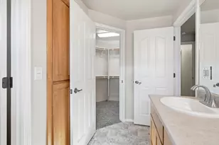 933 Parkdale Ave, Medford, OR 97501 - Photo 25