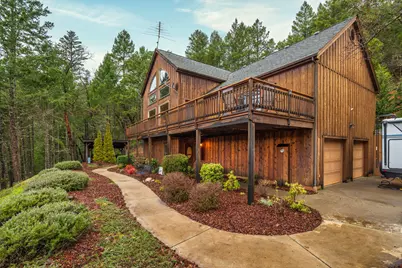 696 Yearly Way, Grants Pass, OR 97527 - Photo 3