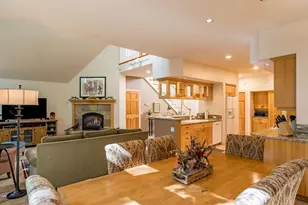 56982 Peppermill Cir, Sunriver, OR 97707 - Photo 15