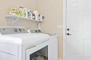 620 E D St, Jacksonville, OR 97530 - Photo 45