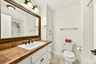 620 E D St, Jacksonville, OR 97530 - Photo 33