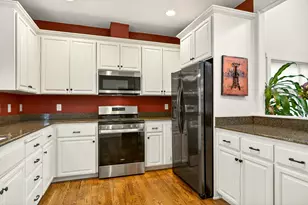 620 E D St, Jacksonville, OR 97530 - Photo 9