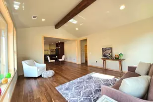 205 N 9th St, Jacksonville, OR 97530 - Photo 5