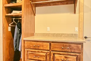 205 N 9th St, Jacksonville, OR 97530 - Photo 15