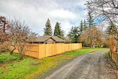 205 N 9th Street, Jacksonville, OR 97530 - Photo 37