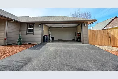 205 N 9th Street, Jacksonville, OR 97530 - Photo 25