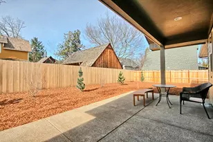 205 N 9th St, Jacksonville, OR 97530 - Photo 27