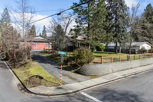 420 NW Savage St, Grants Pass, OR 97526 - Photo 37