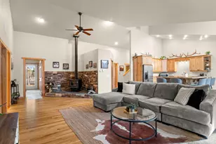 6323 SE Cedar Hills Ct, Prineville, OR 97754 - Photo 19