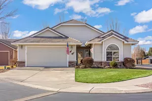 1959 NW 18th St, Redmond, OR 97756 - Photo 1