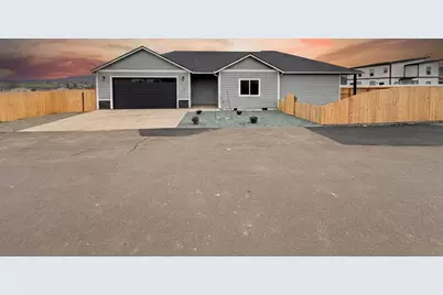 465 Arnos Street, Talent, OR 97540 - Photo 1