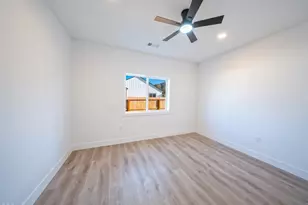 465 Arnos St, Talent, OR 97540 - Photo 7