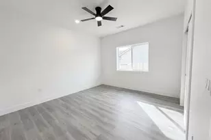 465 Arnos St, Talent, OR 97540 - Photo 15