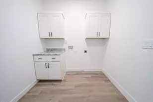 465 Arnos St, Talent, OR 97540 - Photo 17