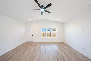 465 Arnos St, Talent, OR 97540 - Photo 5