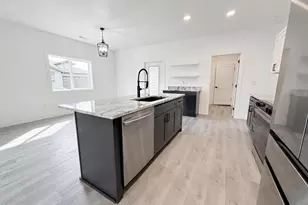 465 Arnos St, Talent, OR 97540 - Photo 21