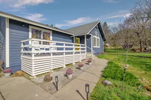 342 Appaloosa Ln, Grants Pass, OR 97526 - Photo 3