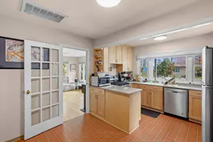 605 Elkader St, Ashland, OR 97520 - Photo 9