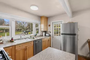 605 Elkader St, Ashland, OR 97520 - Photo 11