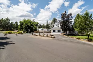 61585 E Lake Dr, Bend, OR 97702 - Photo 51
