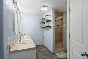 61585 E Lake Dr, Bend, OR 97702 - Photo 25