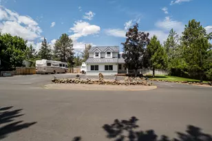 61585 E Lake Dr, Bend, OR 97702 - Photo 49