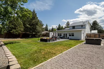61585 E Lake Drive, Bend, OR 97702 - Photo 3