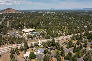 61585 E Lake Dr, Bend, OR 97702 - Photo 53