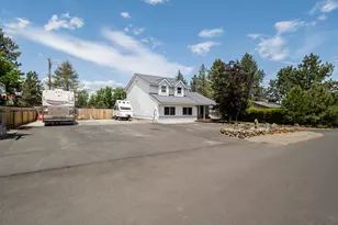 61585 E Lake Dr, Bend, OR 97702 - Photo 45