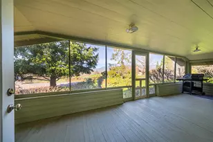 273 Theo Dr, Talent, OR 97540 - Photo 9