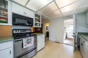 273 Theo Dr, Talent, OR 97540 - Photo 11