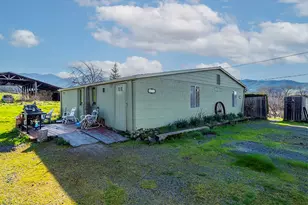 273 Theo Dr, Talent, OR 97540 - Photo 39