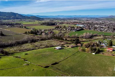 273 Theo Drive, Talent, OR 97540 - Photo 51