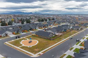 1797 NE 4th St, Redmond, OR 97756 - Photo 45